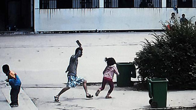 Un chino desquiciado atacó a varios niños con un cuchillo de cocinero en una escuela primaria en la ciudad de Macheng, China, dejando un saldo de 8 heridos.